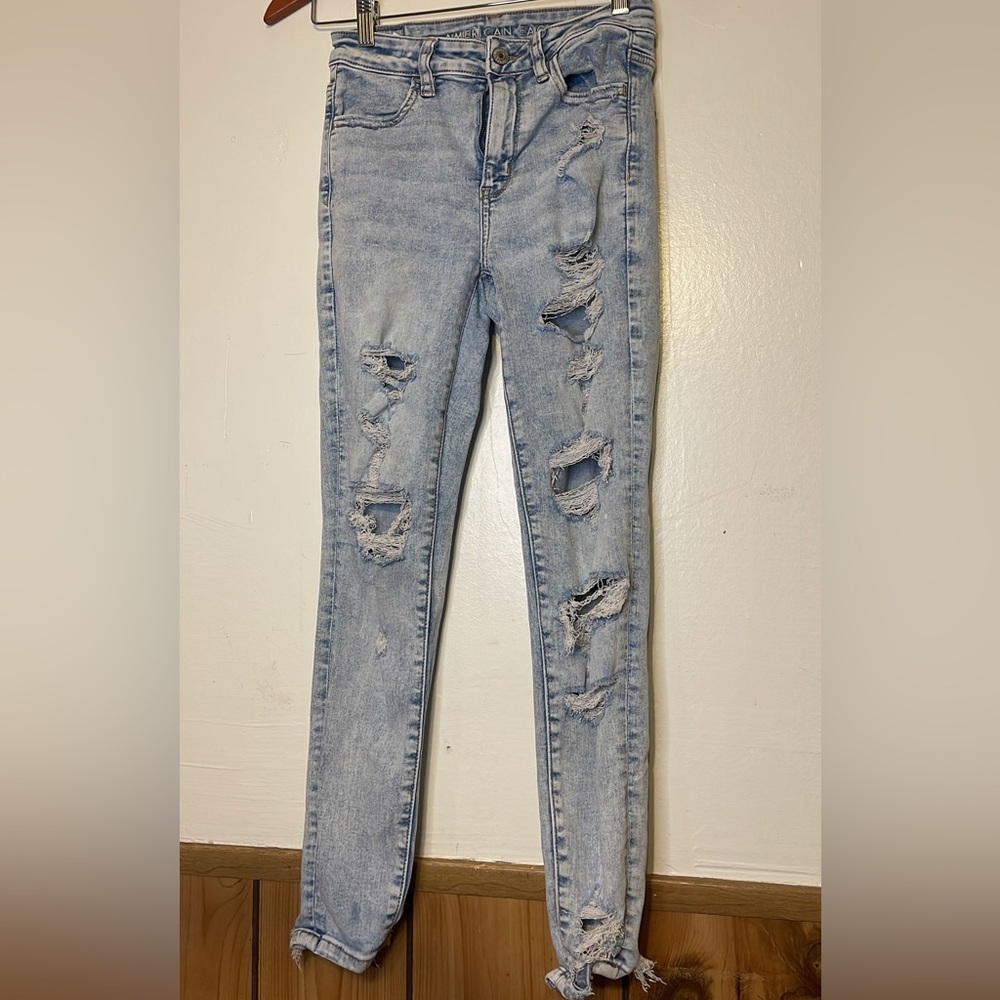 American Eagle Outfitters Light Blue Distressed Skinny Jeans